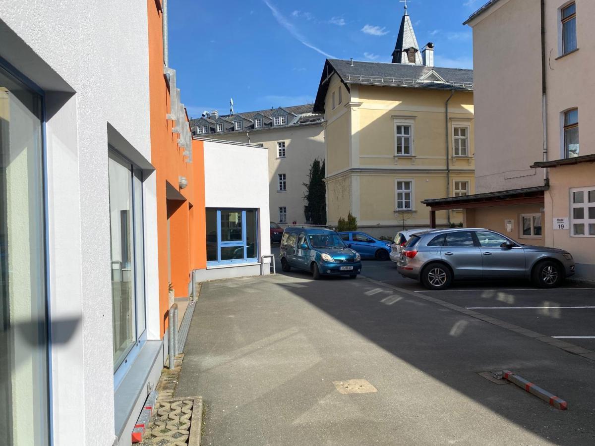 Fewo Roland Ranft Direkt Am Kurpark Barrierearm 60Qm Bad Elster Exteriér fotografie