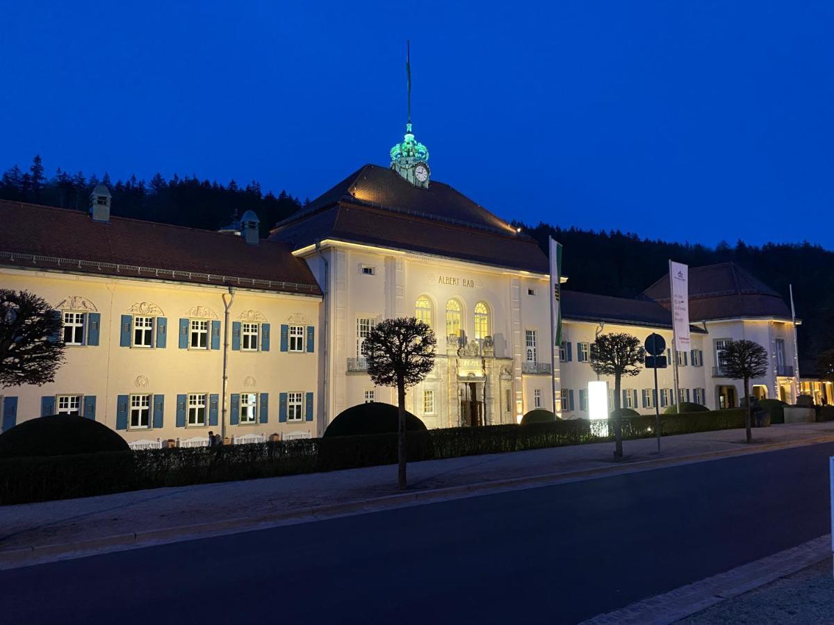 Fewo Roland Ranft Direkt Am Kurpark Barrierearm 60Qm Bad Elster Exteriér fotografie